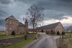 Between Kranenburg and Kleve, on the edge of the small village of Mehr, tucked away in the wide landscape of the Lower Rhine, the old Knights castle Zelem. The moated castle Zelem looks back at 1000 years of history, which had its heyday in the late middle ages until the end of the 18th century. The castle served the Romans and was first documented in the 12th century in a script of the Echternach Abbey. Today it is one of the patriarchal fortifications in the German-Dutch border region. http://www.burg-zelem.de/index.php?id=149&L=3
